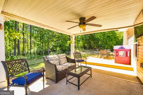 Exterior - 90 Flatcreek Dr, Lagrange, GA 30241 photo 6 of 10