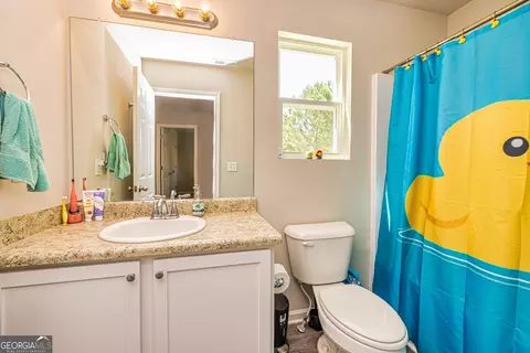 Bath - 90 Flatcreek Dr, Lagrange, GA 30241 photo 2 of 3