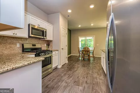 Entry Way - 90 Flatcreek Dr, Lagrange, GA 30241 photo 2 of 3