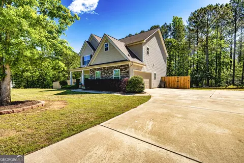 Exterior - 90 Flatcreek Dr, Lagrange, GA 30241 photo 4 of 10