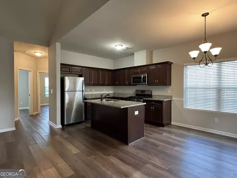 Kitchen - 6703 Biscayne Blvd, Rex, GA 30273 photo 5 of 6