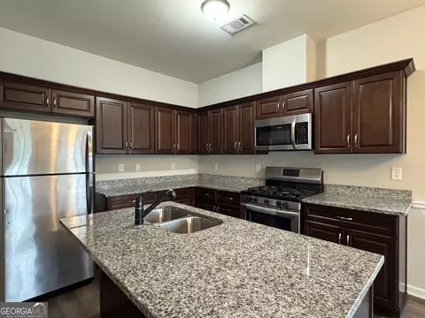 Kitchen - 6703 Biscayne Blvd, Rex, GA 30273 photo 3 of 6