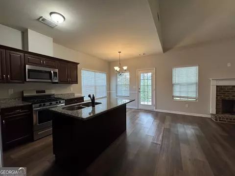 Kitchen - 6703 Biscayne Blvd, Rex, GA 30273 photo 6 of 6