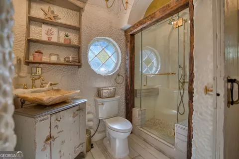 Bath - 407 E 3rd St, Rome, GA 30161 photo 1 of 6