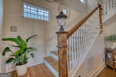 Entry Way - 407 E 3rd St, Rome, GA 30161 photo 2 of 5