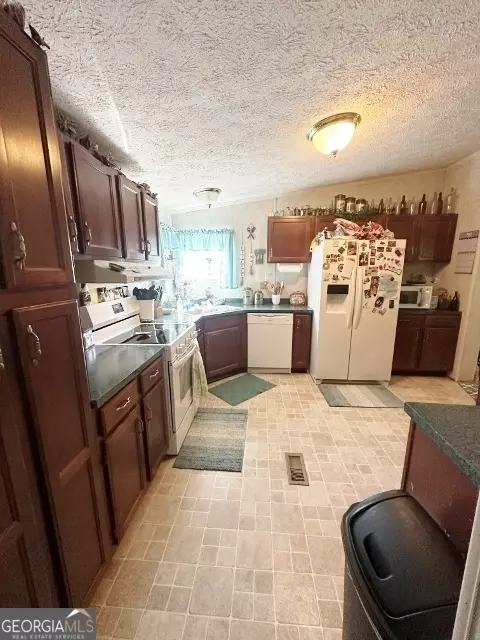 Kitchen - 57 Georgia Ave, Adrian, GA 31002 photo 3 of 3