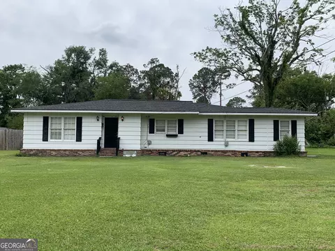 132 W Forest Ave, Homerville, GA 31634
