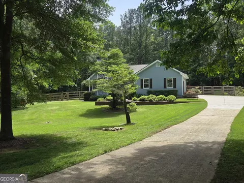 55 Hubbard Ct, Newnan, GA 30263