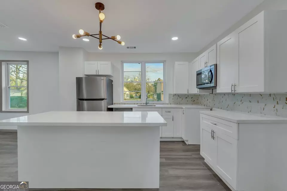 Kitchen - 1601 Coventry St, Savannah, GA 31415 photo 3 of 3
