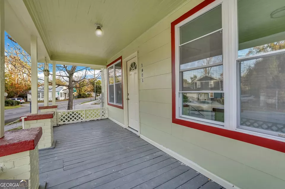 Exterior - 1601 Coventry St, Savannah, GA 31415 photo 7 of 10