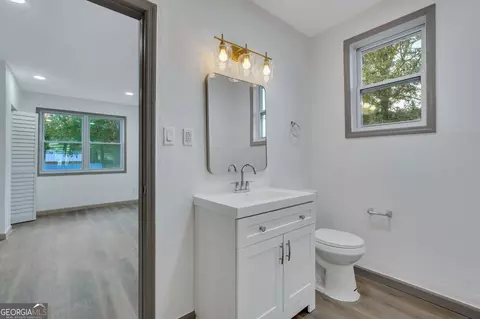 Bath - 1601 Coventry St, Savannah, GA 31415 photo 1 of 2