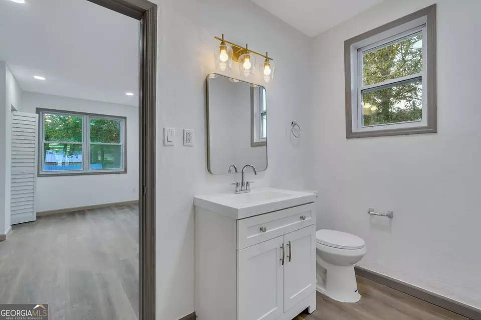 Bath - 1601 Coventry St, Savannah, GA 31415 photo 1 of 2