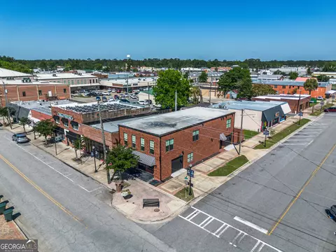 197 NW Broad St, Jesup, GA 31545