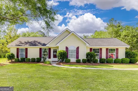 206 Middle Creek Rd, Springfield, GA 31329