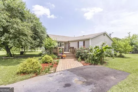 104 Colonial Dr, Byron, GA 31008