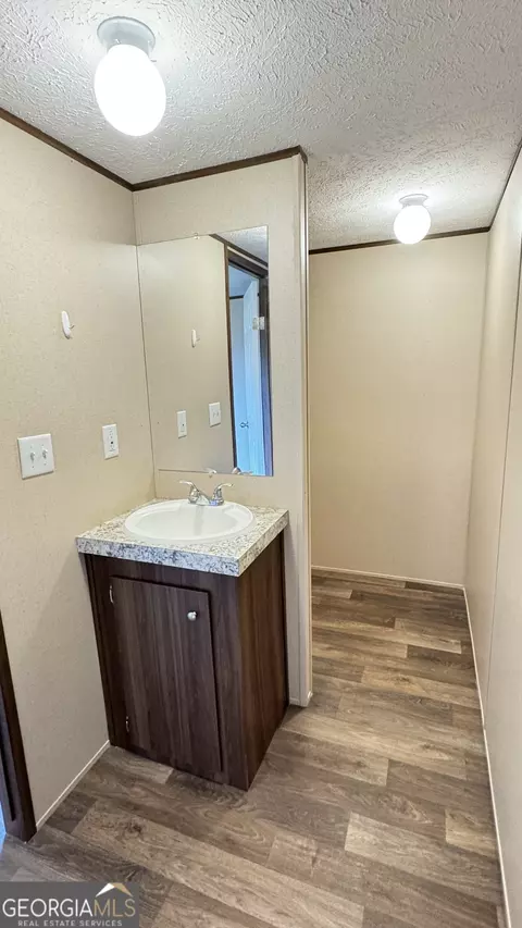 Bath - 1227 Carters Bridge Rd, Claxton, GA 30417 photo 1 of 3