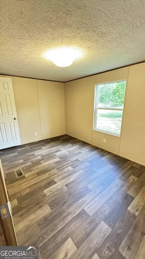 Bedroom - 1227 Carters Bridge Rd, Claxton, GA 30417 photo 2 of 2