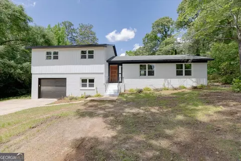 216 Randall Dr, Warner Robins, GA 31088