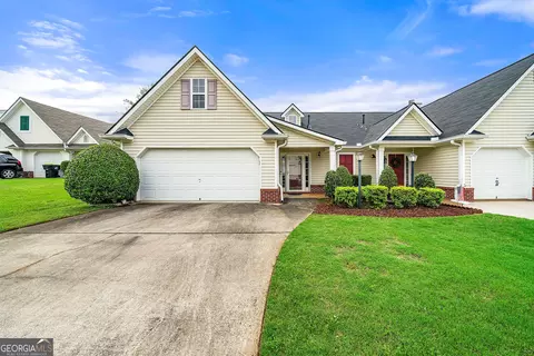 90 Courtyard Ln, Newnan, GA 30265