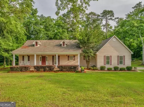 816 Tanglewood Cir, Dublin, GA 31021