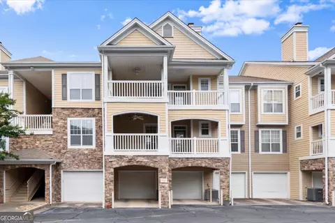 426 Pembrooke Cir #426, Alpharetta, GA 30004