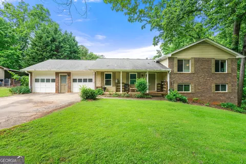 486 Buttercup Trl, Lawrenceville, GA 30046