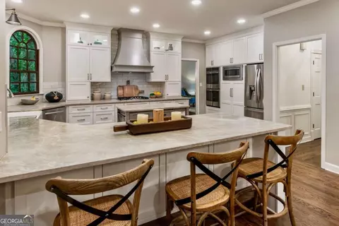 3275 Lord N Lady Ln, Alpharetta, GA 30022