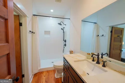 Bath - 331 Bluff Rd S, White Oak, GA 31568 photo 2 of 5