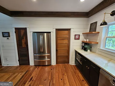 Kitchen - 331 Bluff Rd S, White Oak, GA 31568 photo 10 of 13