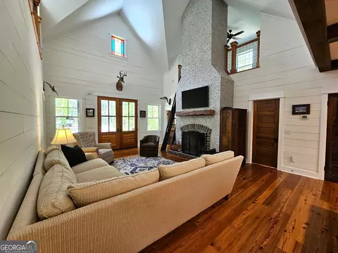 Living - 331 Bluff Rd S, White Oak, GA 31568 photo 3 of 3