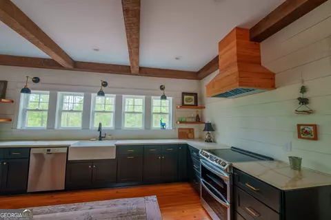 Kitchen - 331 Bluff Rd S, White Oak, GA 31568 photo 7 of 13