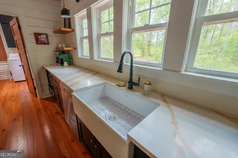 Kitchen - 331 Bluff Rd S, White Oak, GA 31568 photo 6 of 13