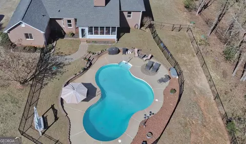 Exterior - 809 Mcbean Ct, Mcdonough, GA 30252 photo 9 of 11