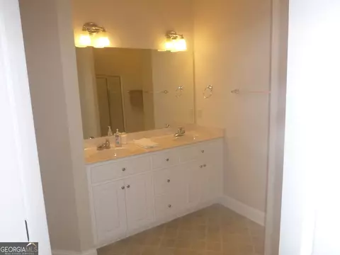 Bath - 115 Silverette Cir, Lagrange, GA 30240 photo 1 of 4