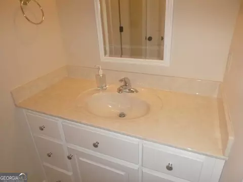 Bath - 115 Silverette Cir, Lagrange, GA 30240 photo 3 of 4