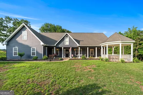 300 Olde Wick Trl, Hoschton, GA 30548