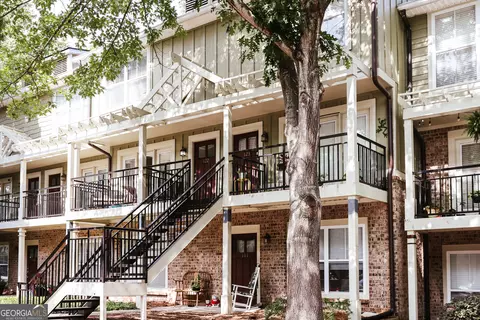 660 Barnett Shoals Rd #127, Athens, GA 30605
