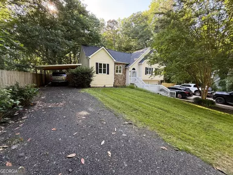 5640 Rolling Oaks Dr, Cumming, GA 30040
