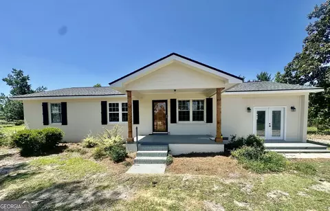 909 Bells Ferry Rd, Lumber City, GA 31549