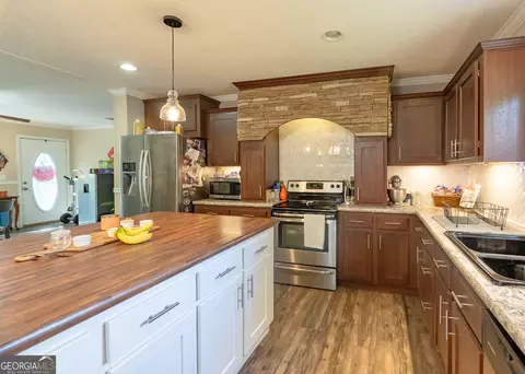 Kitchen - 3251 Harrell Rd, Whigham, GA 39897 photo 4 of 6