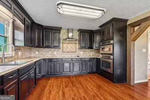 Kitchen - 68 Riveree Rd, Brooks, GA 30205 photo 2 of 4