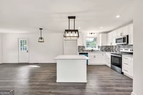Kitchen - 716 Phillips Dr, Monroe, GA 30656 photo 1 of 2