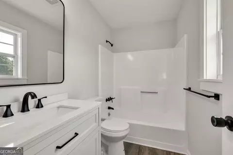 Bath - 716 Phillips Dr, Monroe, GA 30656 photo 1 of 3