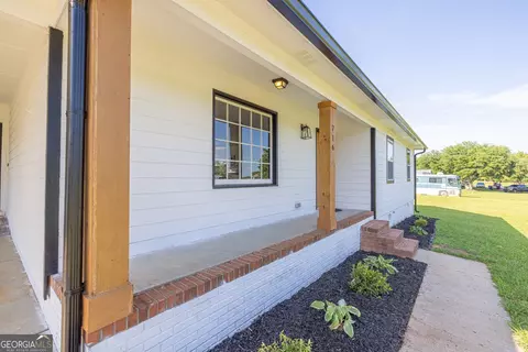Exterior - 716 Phillips Dr, Monroe, GA 30656 photo 2 of 8