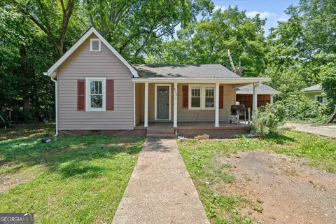 423 Clifton Ter, Carrollton, GA 30117