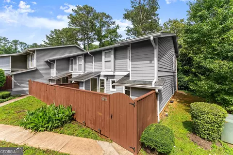 5040 Meadow Ln NE, Marietta, GA 30068