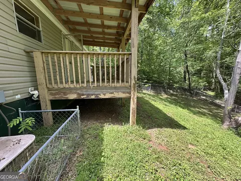 Exterior - 299 Oakwood Ln, Toccoa, GA 30577 photo 2 of 13