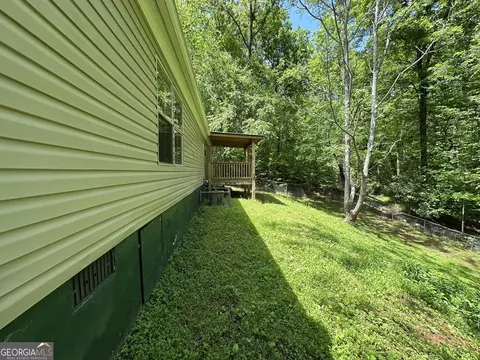 Exterior - 299 Oakwood Ln, Toccoa, GA 30577 photo 5 of 13