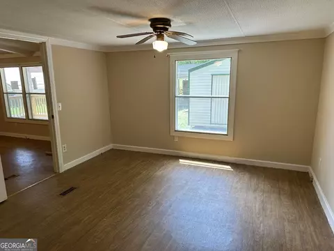 Living - 299 Oakwood Ln, Toccoa, GA 30577 photo 3 of 6