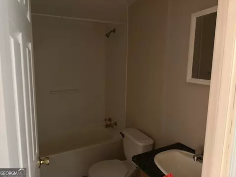 Bath - 299 Oakwood Ln, Toccoa, GA 30577 photo 2 of 2